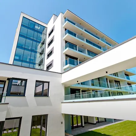 Clyde-premium Lelle Waterfront Private *