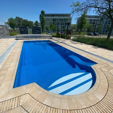 Clyde-premium Lelle Waterfront Private Apartment Balatonlelle