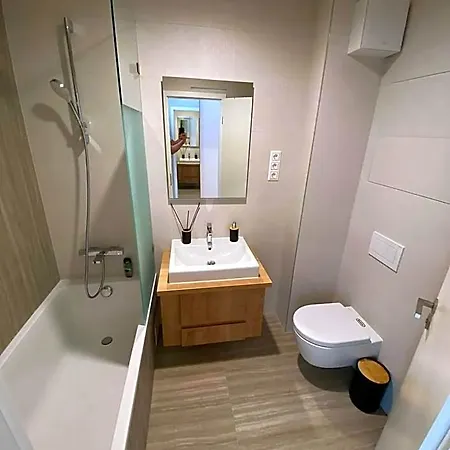 Apartament Clyde-premium Lelle Waterfront Private *
