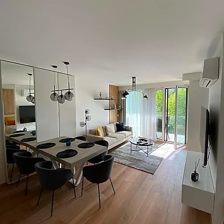 Apartment Clyde-premium Lelle Waterfront Private *