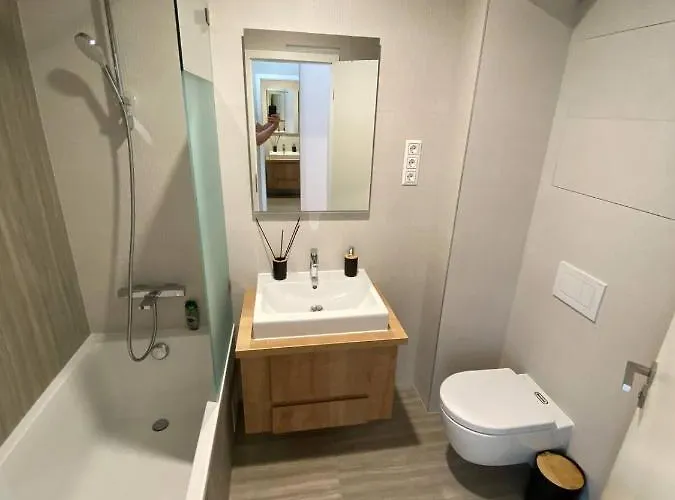 Clyde-premium Lelle Waterfront Private