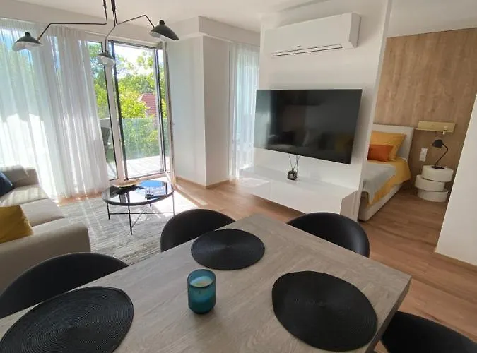 Clyde-premium Lelle Waterfront Private Balatonlelle